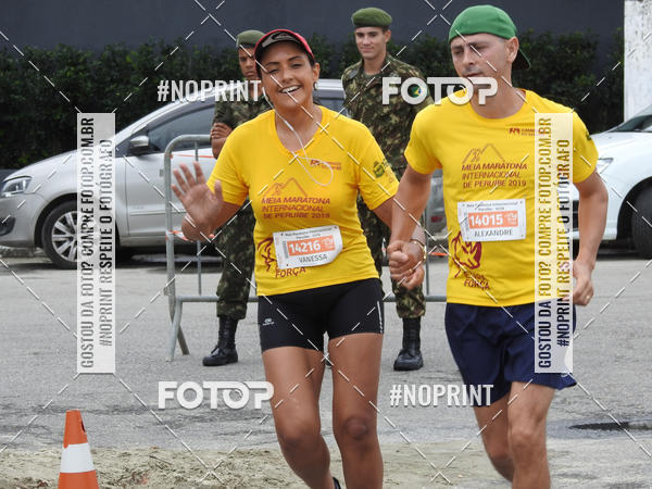 Buy your photos of the eventMeia Maratona Internacional de Peru�be on Fotop