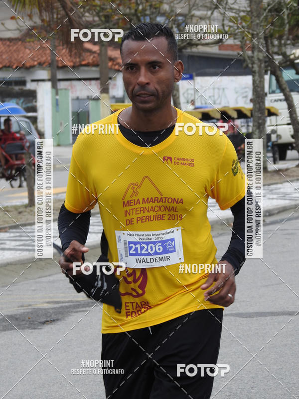 Buy your photos of the eventMeia Maratona Internacional de Peru�be on Fotop