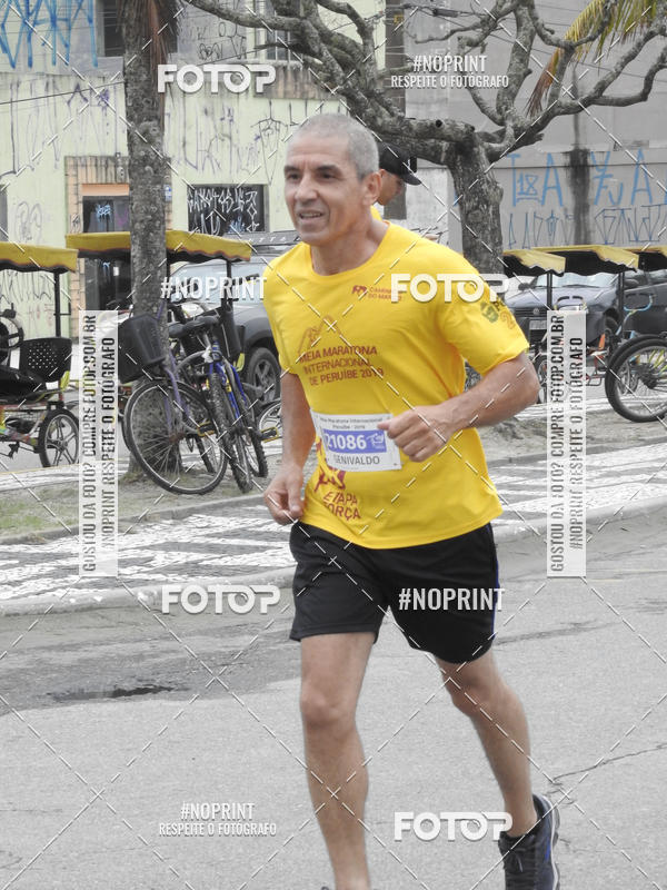 Buy your photos of the eventMeia Maratona Internacional de Peru�be on Fotop