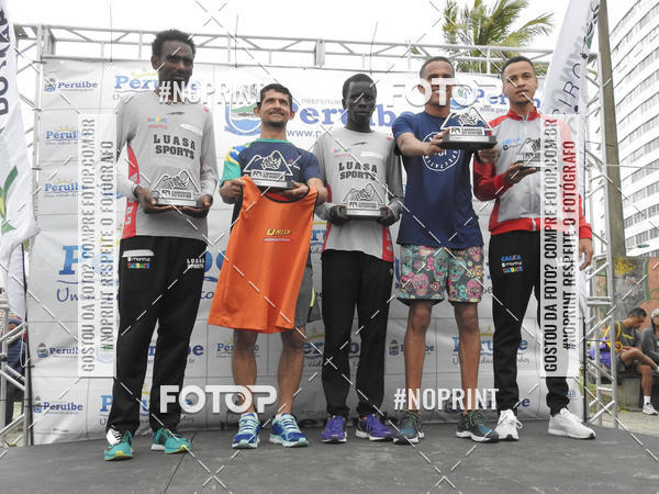 Buy your photos of the eventMeia Maratona Internacional de Peru�be on Fotop