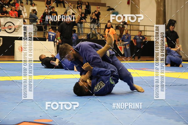 Buy your photos of the eventfight friends on Fotop