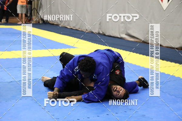 Buy your photos of the eventfight friends on Fotop