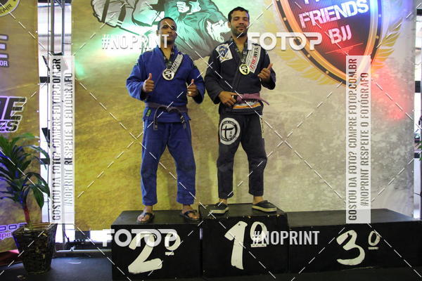 Compre suas fotos do eventofight friends no Fotop