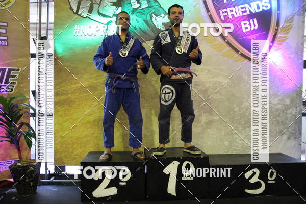 Compre suas fotos do eventofight friends no Fotop