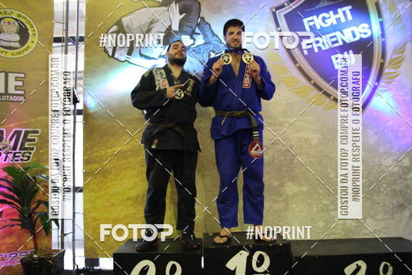 Compre suas fotos do eventofight friends no Fotop