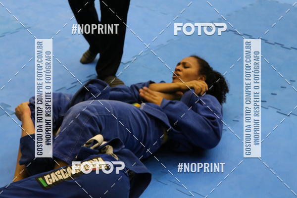 Buy your photos of the eventfight friends on Fotop