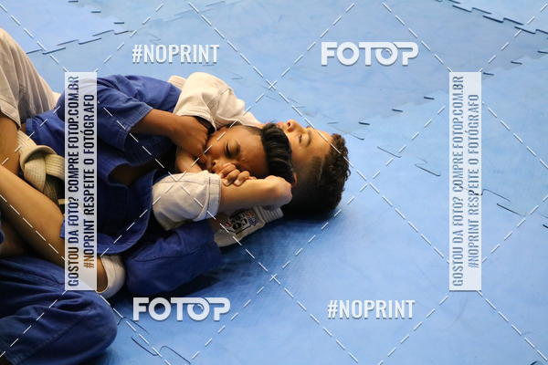 Buy your photos of the eventfight friends on Fotop