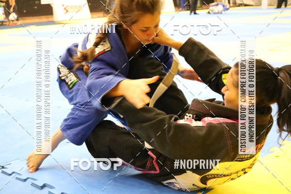 Buy your photos of the eventfight friends on Fotop