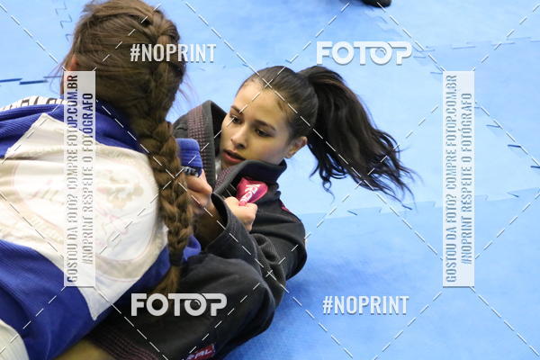 Buy your photos of the eventfight friends on Fotop