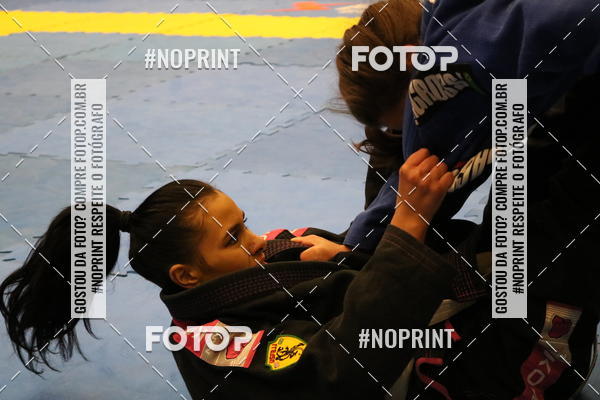 Buy your photos of the eventfight friends on Fotop