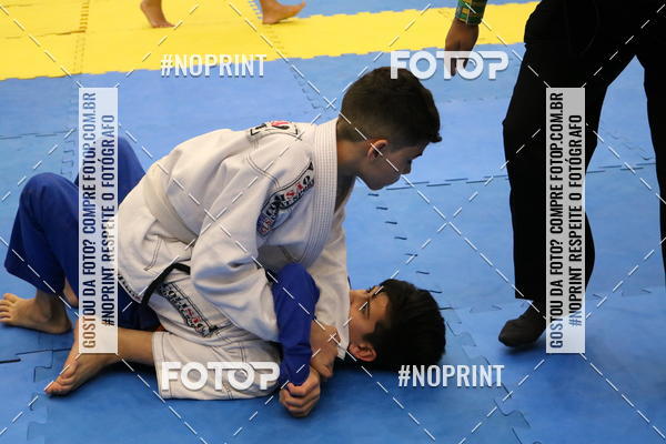 Buy your photos of the eventfight friends on Fotop