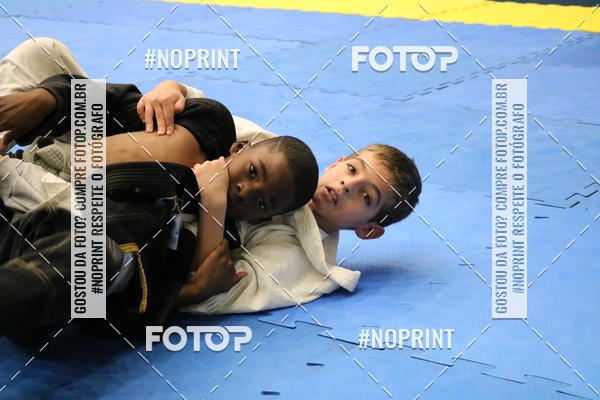 Buy your photos of the eventfight friends on Fotop