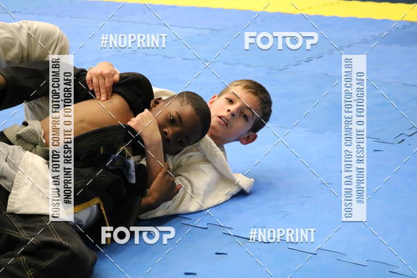 Buy your photos of the eventfight friends on Fotop