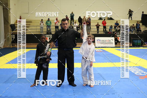 Buy your photos of the eventfight friends on Fotop