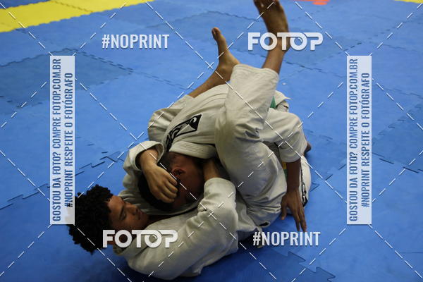 Achetez vos photos de l'vnementfight friends sur Fotop