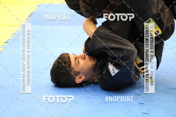 Buy your photos of the eventfight friends on Fotop