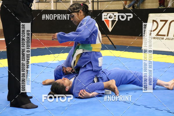 Buy your photos of the eventfight friends on Fotop