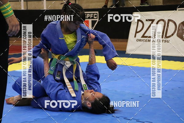 Buy your photos of the eventfight friends on Fotop