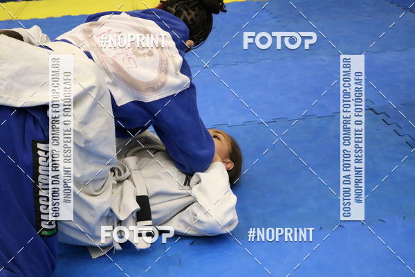 Buy your photos of the eventfight friends on Fotop