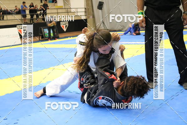 Buy your photos of the eventfight friends on Fotop