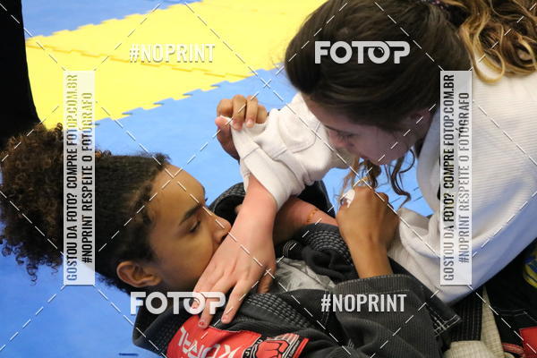 Buy your photos of the eventfight friends on Fotop