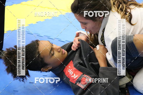 Buy your photos of the eventfight friends on Fotop