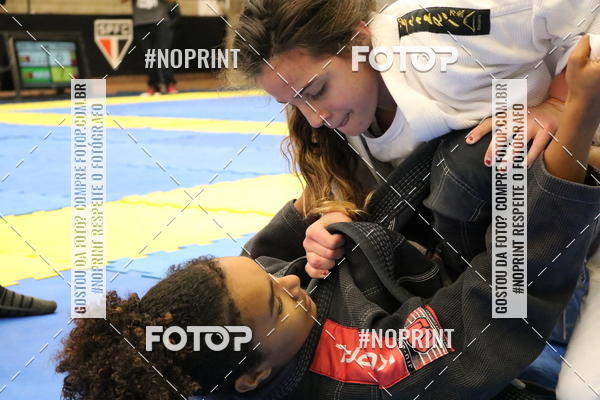 Buy your photos of the eventfight friends on Fotop