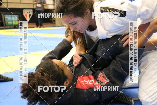 Buy your photos of the eventfight friends on Fotop