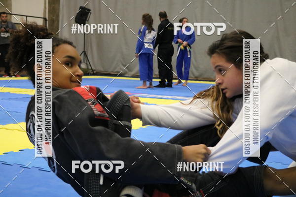 Buy your photos of the eventfight friends on Fotop