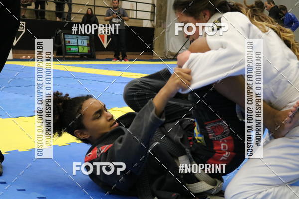 Buy your photos of the eventfight friends on Fotop