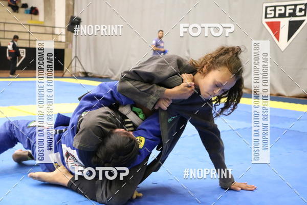 Buy your photos of the eventfight friends on Fotop