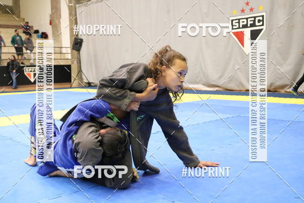 Buy your photos of the eventfight friends on Fotop