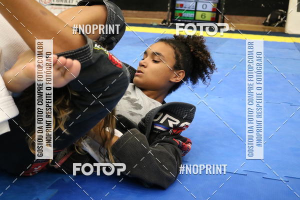 Buy your photos of the eventfight friends on Fotop