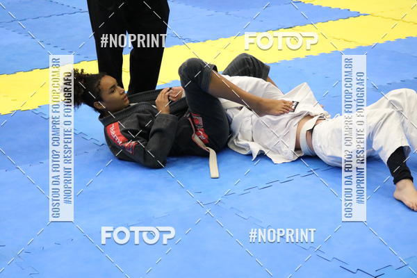 Buy your photos of the eventfight friends on Fotop