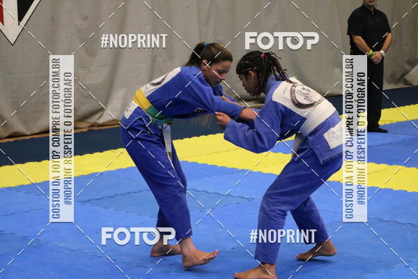 Buy your photos of the eventfight friends on Fotop