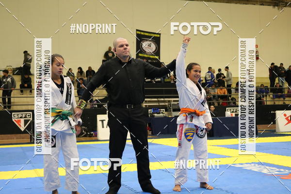 Buy your photos of the eventfight friends on Fotop