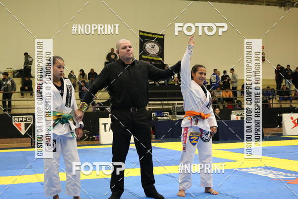 Buy your photos of the eventfight friends on Fotop