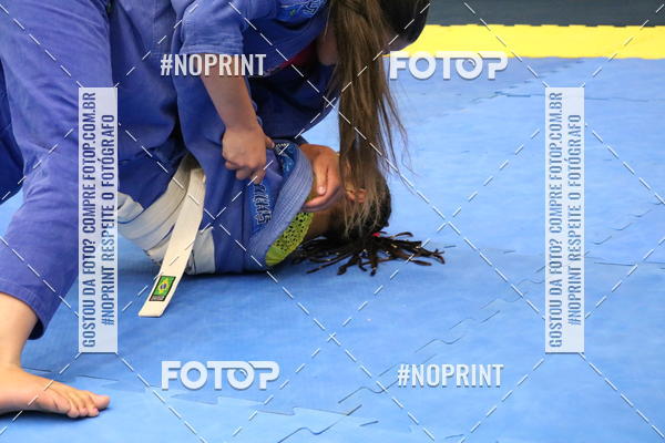 Buy your photos of the eventfight friends on Fotop