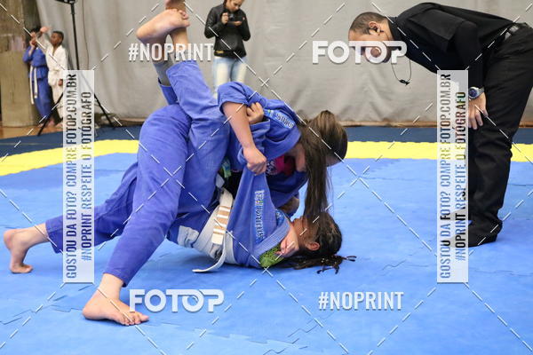 Buy your photos of the eventfight friends on Fotop