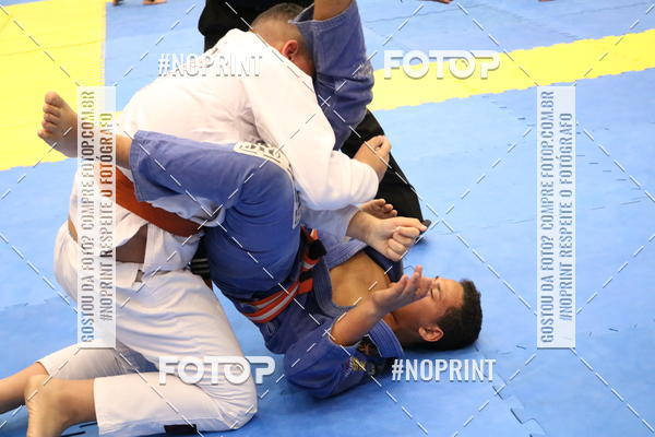 Buy your photos of the eventfight friends on Fotop