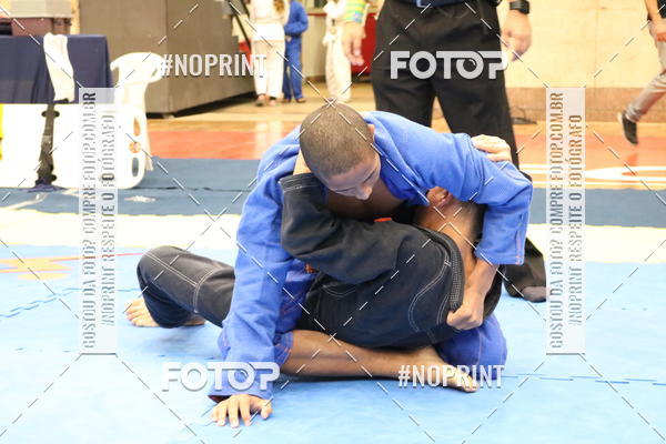 Buy your photos of the eventfight friends on Fotop