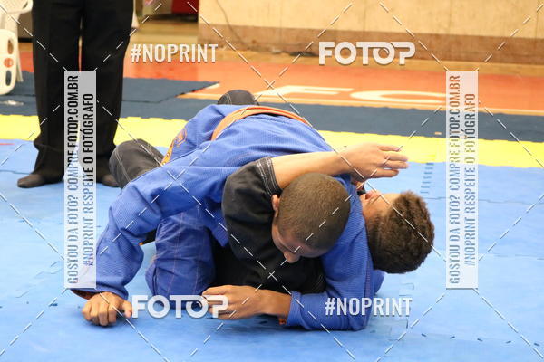 Buy your photos of the eventfight friends on Fotop