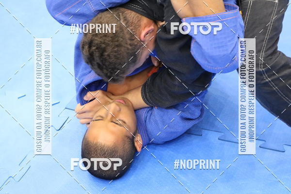 Buy your photos of the eventfight friends on Fotop