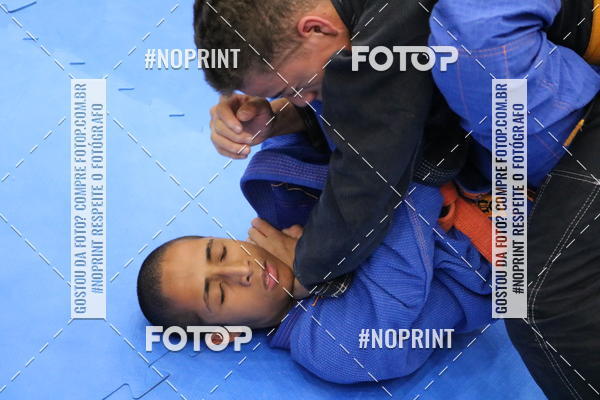 Buy your photos of the eventfight friends on Fotop