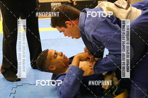 Buy your photos of the eventfight friends on Fotop