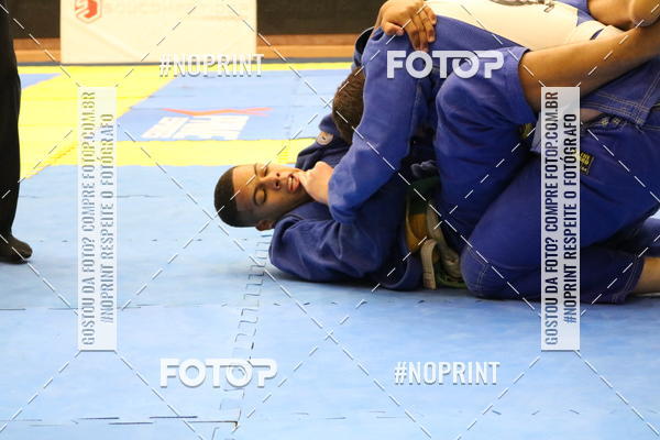 Buy your photos of the eventfight friends on Fotop