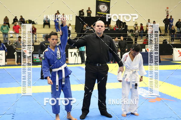 Buy your photos of the eventfight friends on Fotop