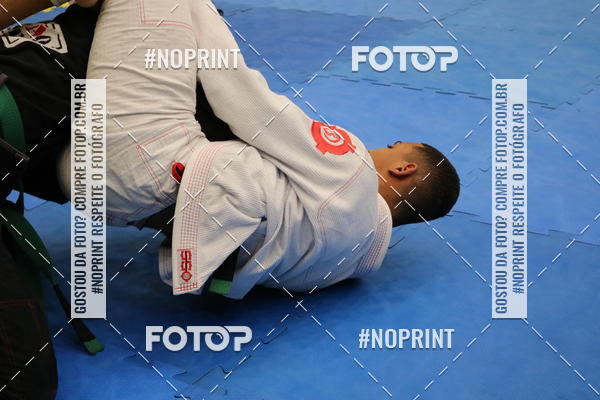 Buy your photos of the eventfight friends on Fotop