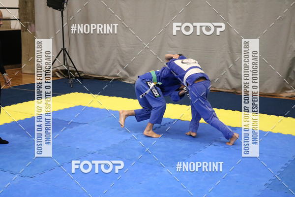 Buy your photos of the eventfight friends on Fotop