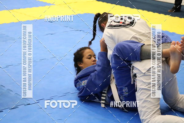 Buy your photos of the eventfight friends on Fotop